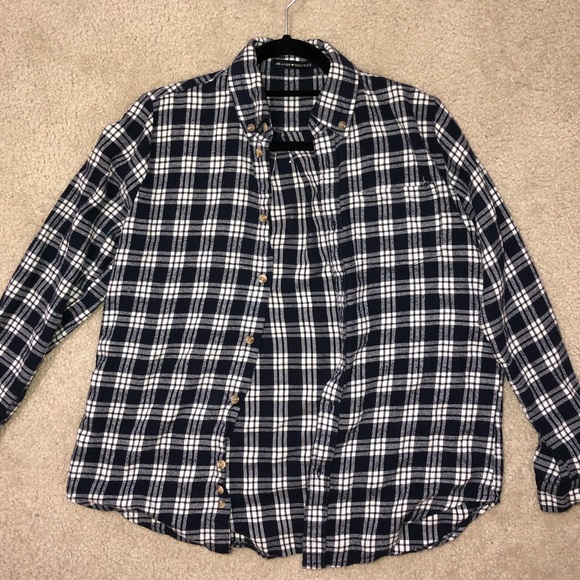 Brandy Melville blue and white plaid flannel - Picture 2 of 4